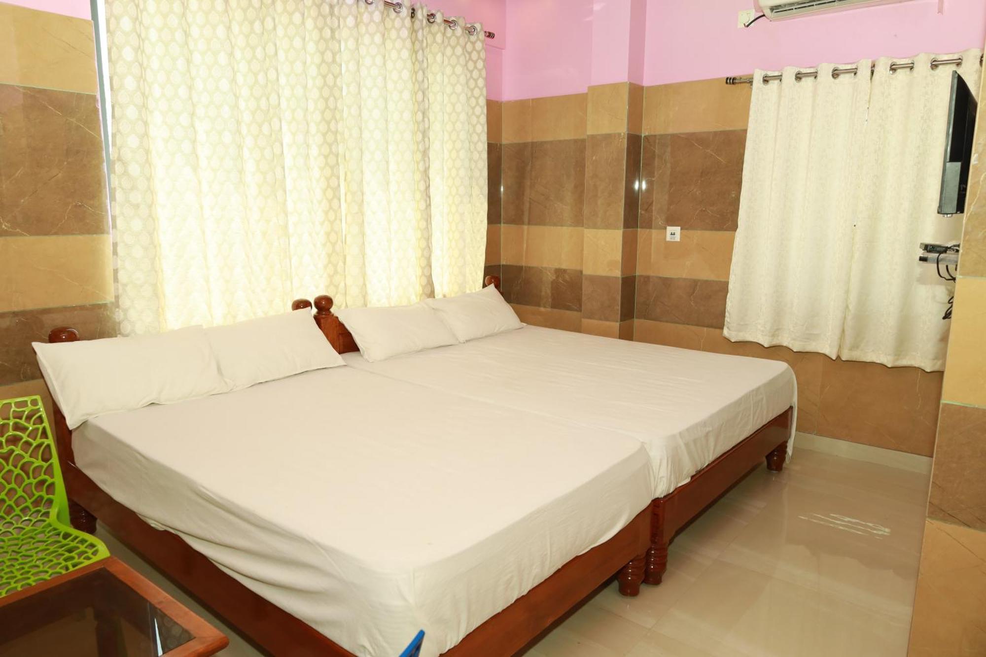 Rv Residency Hotel Wodapatti Bagian luar foto