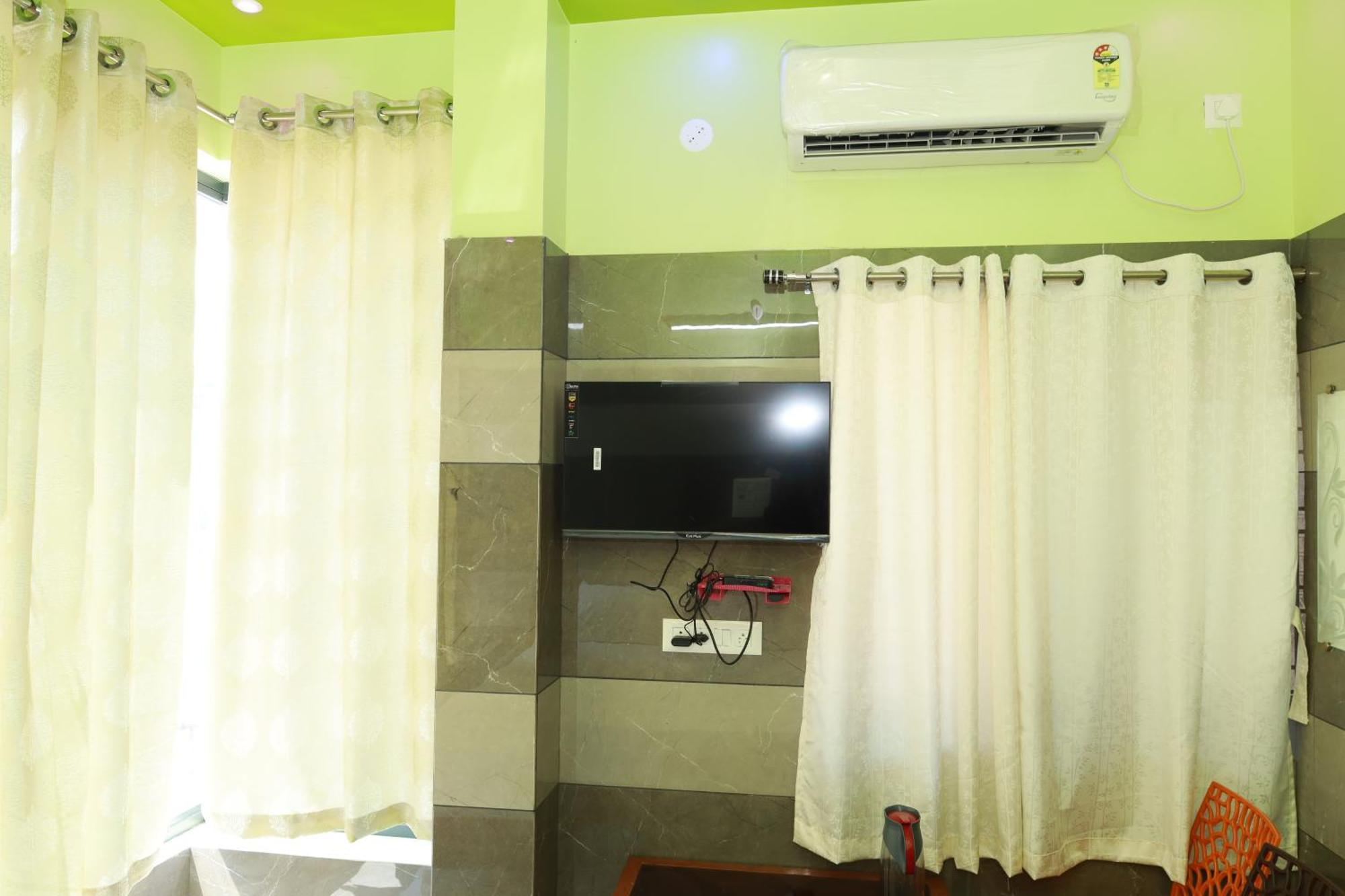 Rv Residency Hotel Wodapatti Bagian luar foto