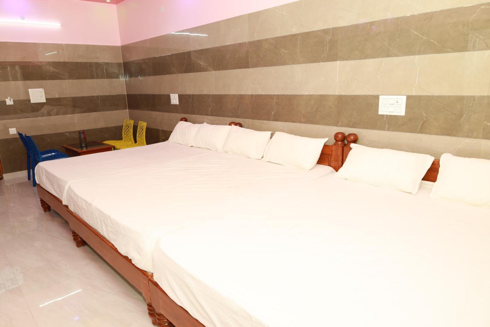 Rv Residency Hotel Wodapatti Bagian luar foto