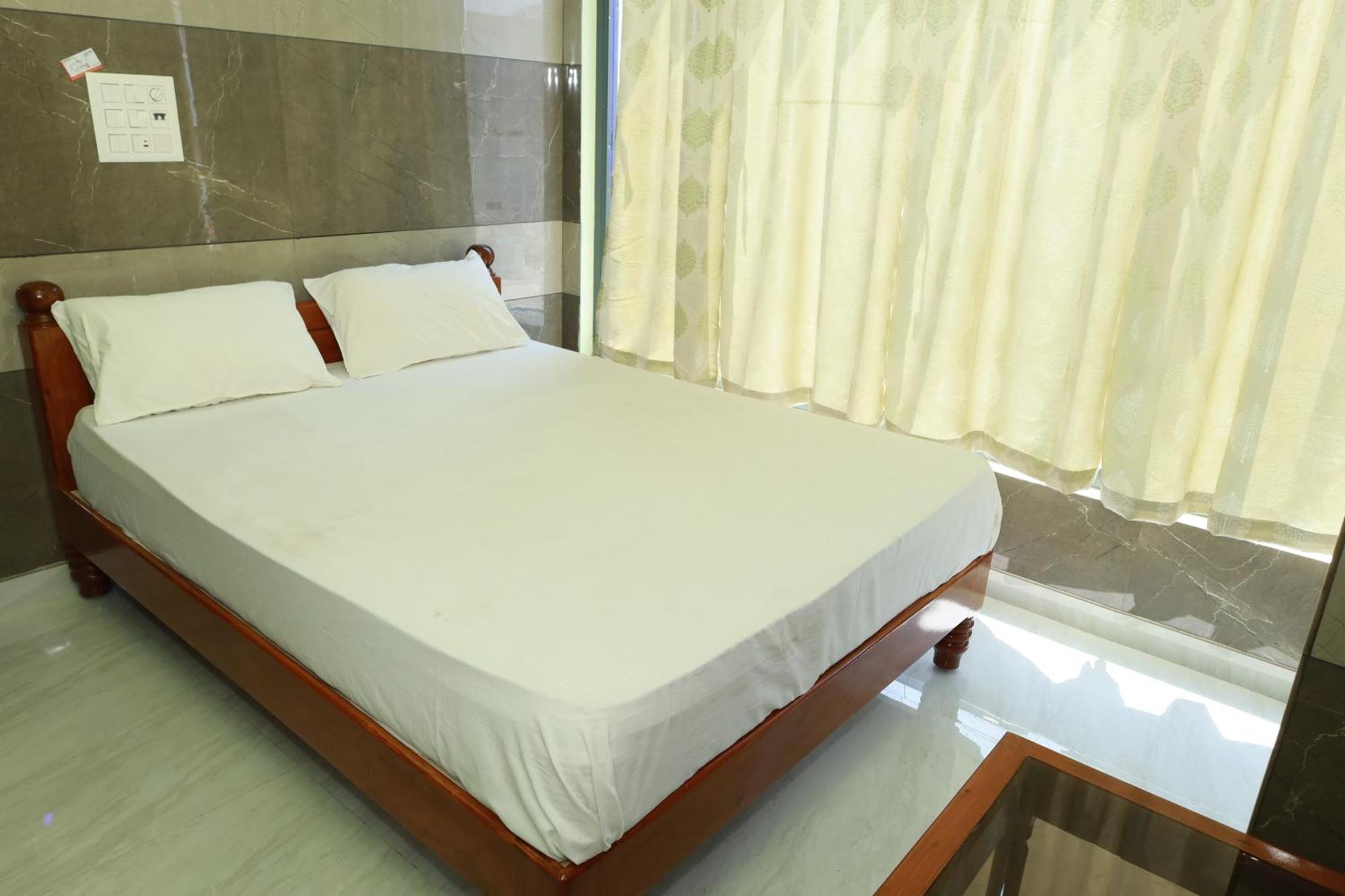 Rv Residency Hotel Wodapatti Bagian luar foto