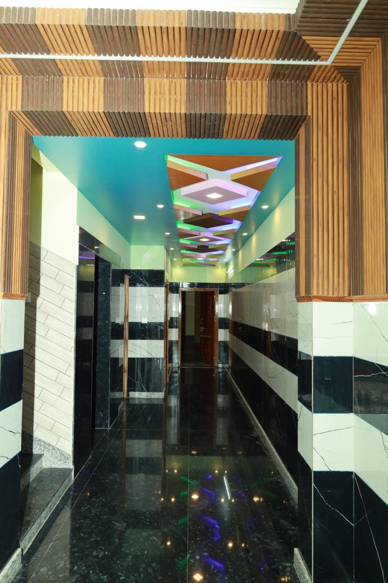 Rv Residency Hotel Wodapatti Bagian luar foto