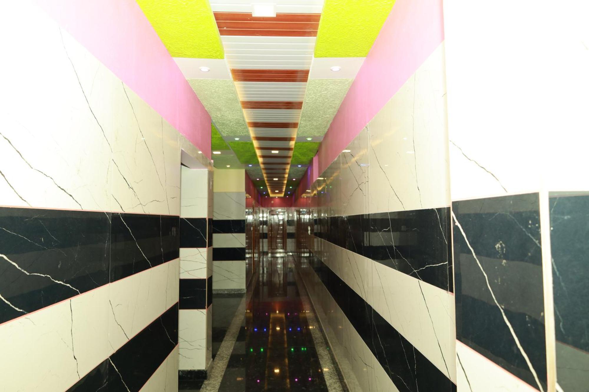 Rv Residency Hotel Wodapatti Bagian luar foto