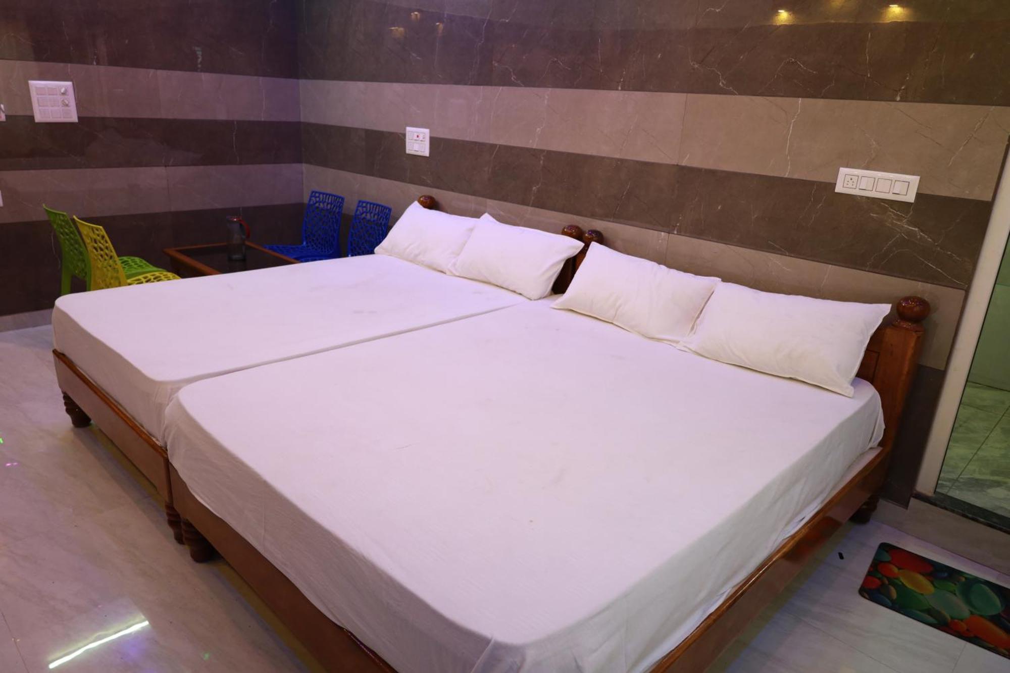 Rv Residency Hotel Wodapatti Bagian luar foto