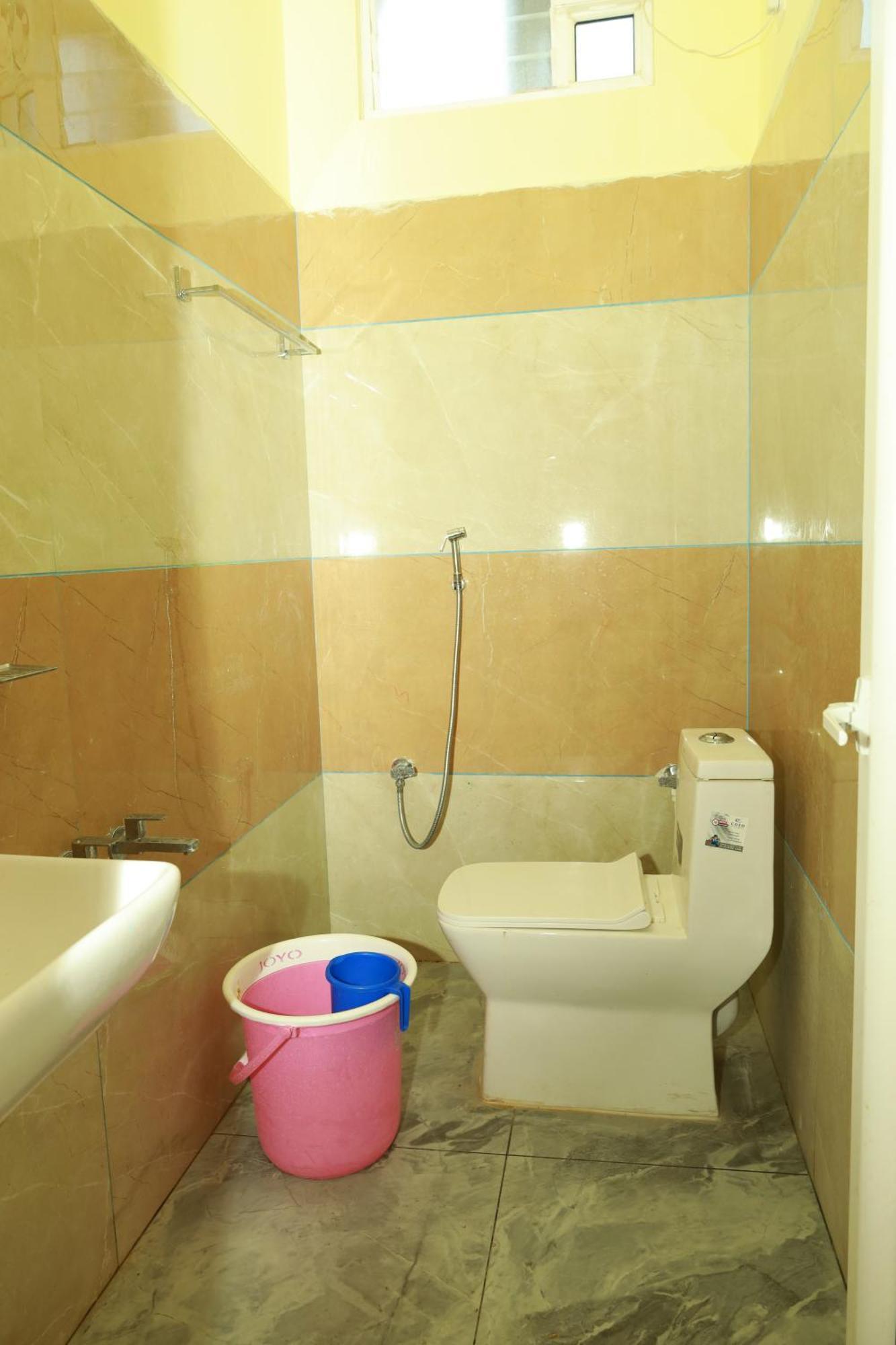 Rv Residency Hotel Wodapatti Bagian luar foto